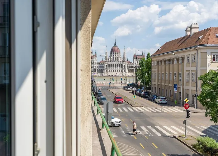 Bright Studio With Parliament View, Free Parking