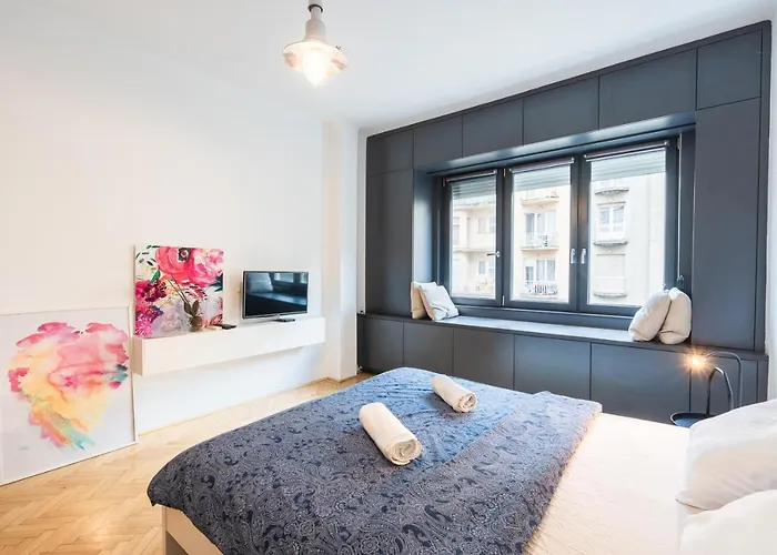 Bright Studio With Parliament View, Free Parking