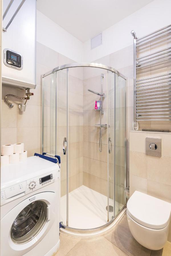 Bright With Parliament View, Free Parking Apartamento Budapest