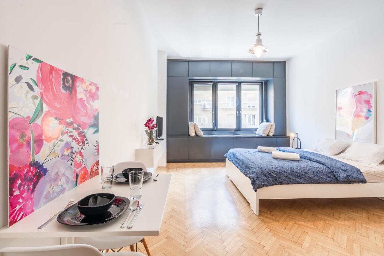 Bright With Parliament View, Free Parking Apartamento