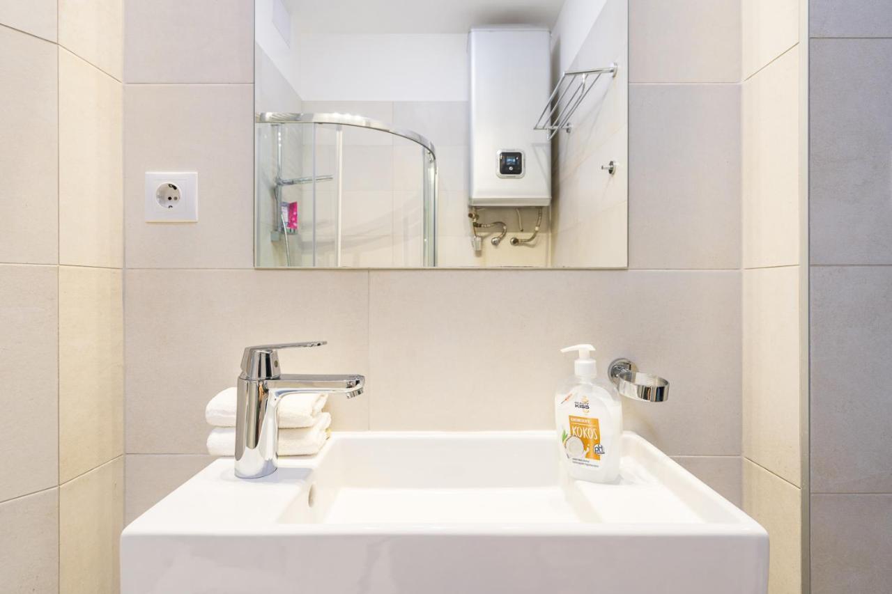 Bright With Parliament View, Free Parking Apartamento *